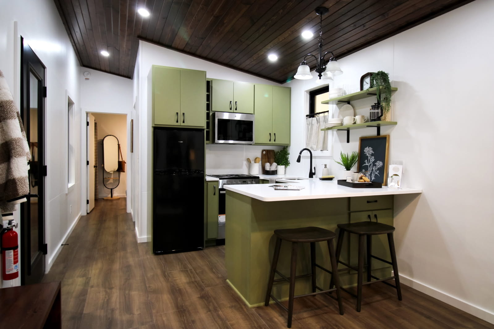 The Dreamer Cabin (3 bed 2 bath) Over 1200 Sq Feet