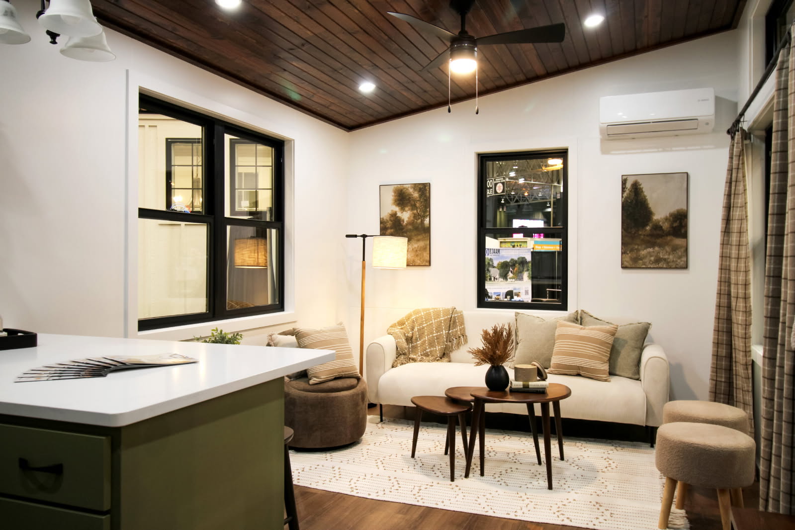 The Dreamer Cabin (3 bed 2 bath) Over 1200 Sq Feet