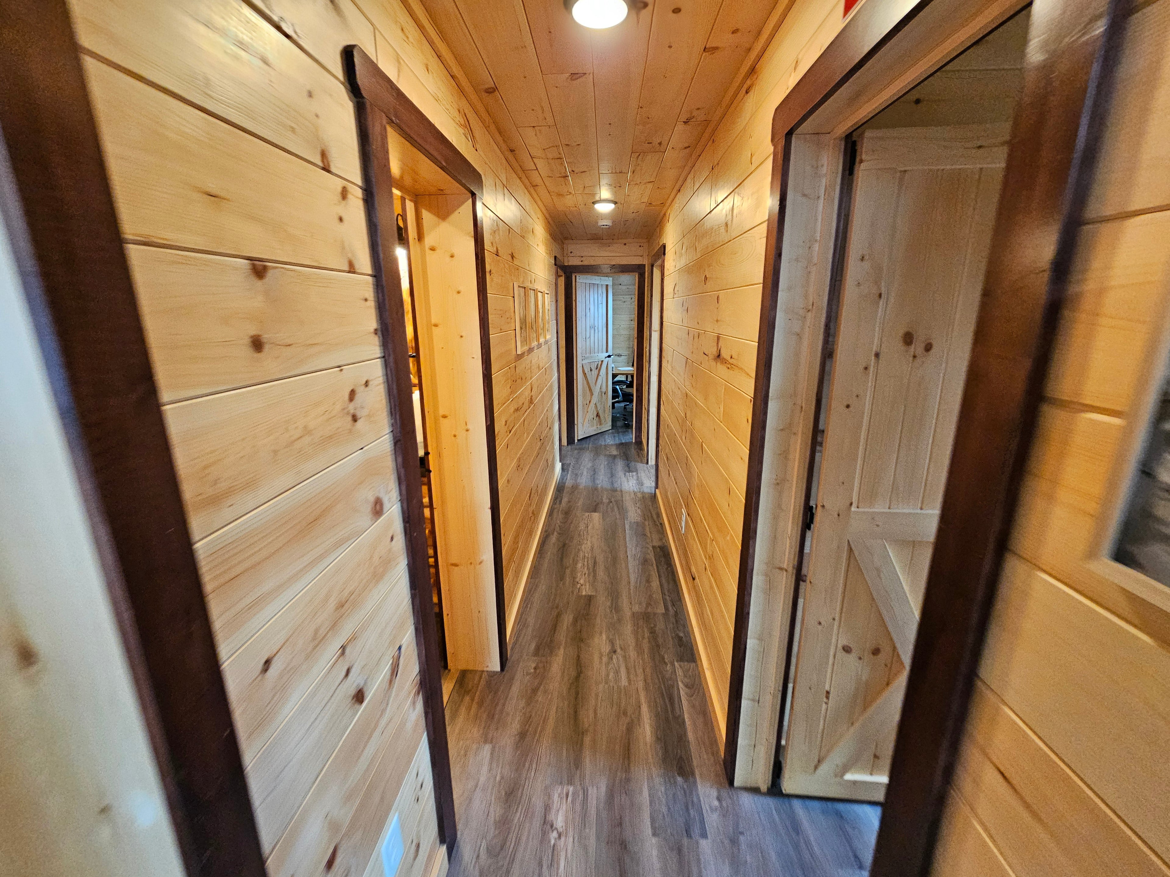 APPALACHIAN CABIN  (Shipping and Set up based on the location of your state)