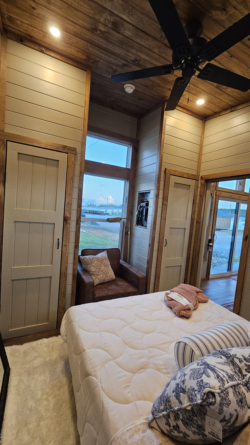 The Meridian Mono – Modern Park Model RV with Monoslope Design (1 IN STOCK!)