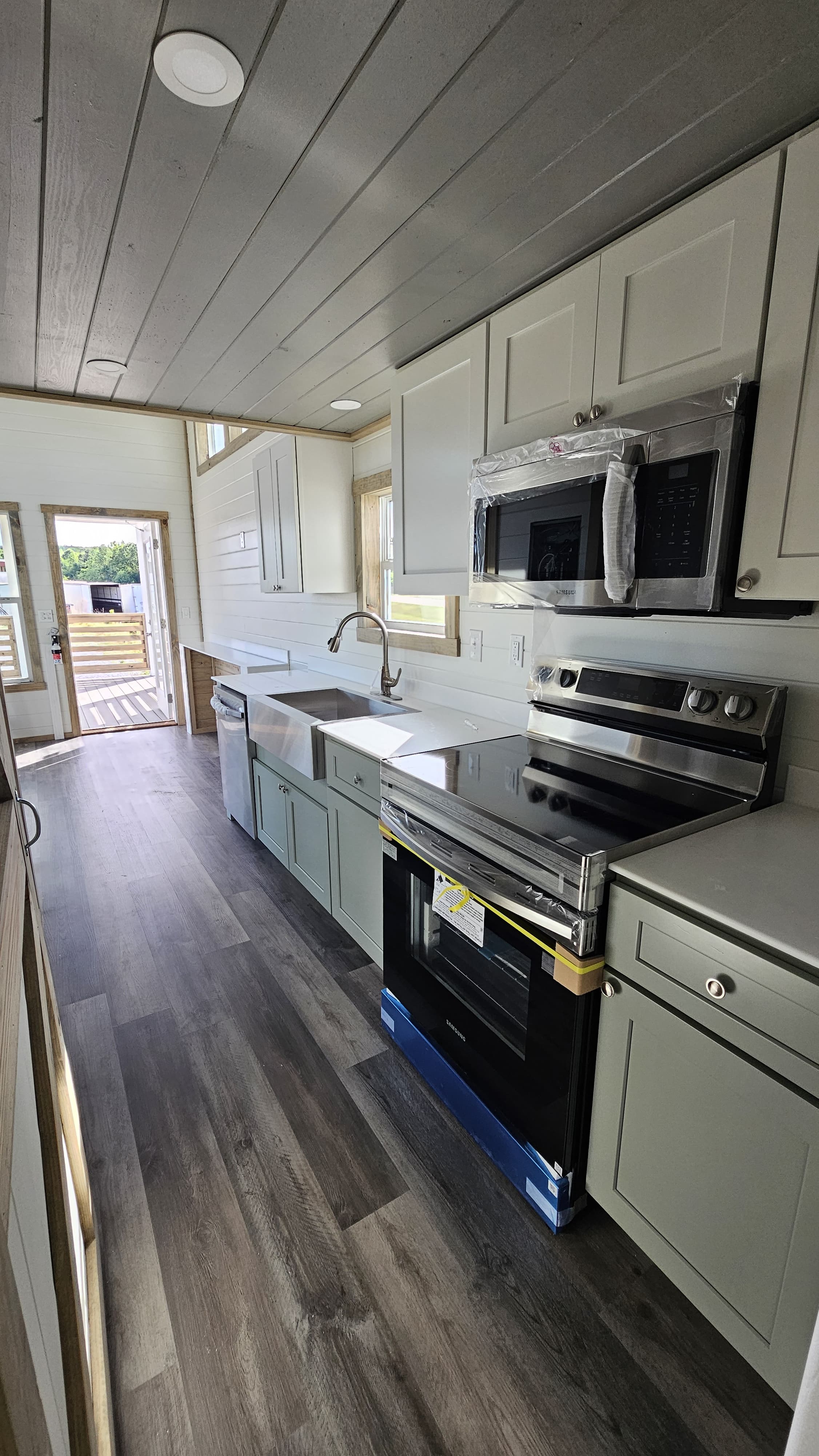 The Drift Evergreen – Modern Park Model with Loft & Bunk Room (1 IN STOCK!)