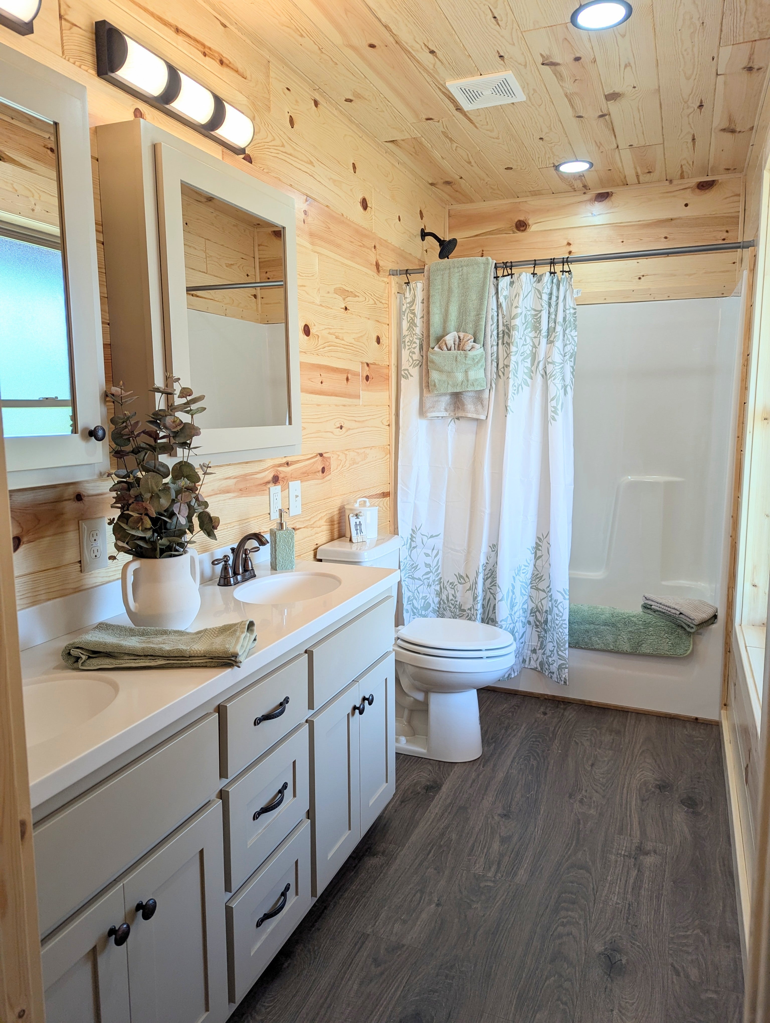The Gatlinburg Lodge Cabin