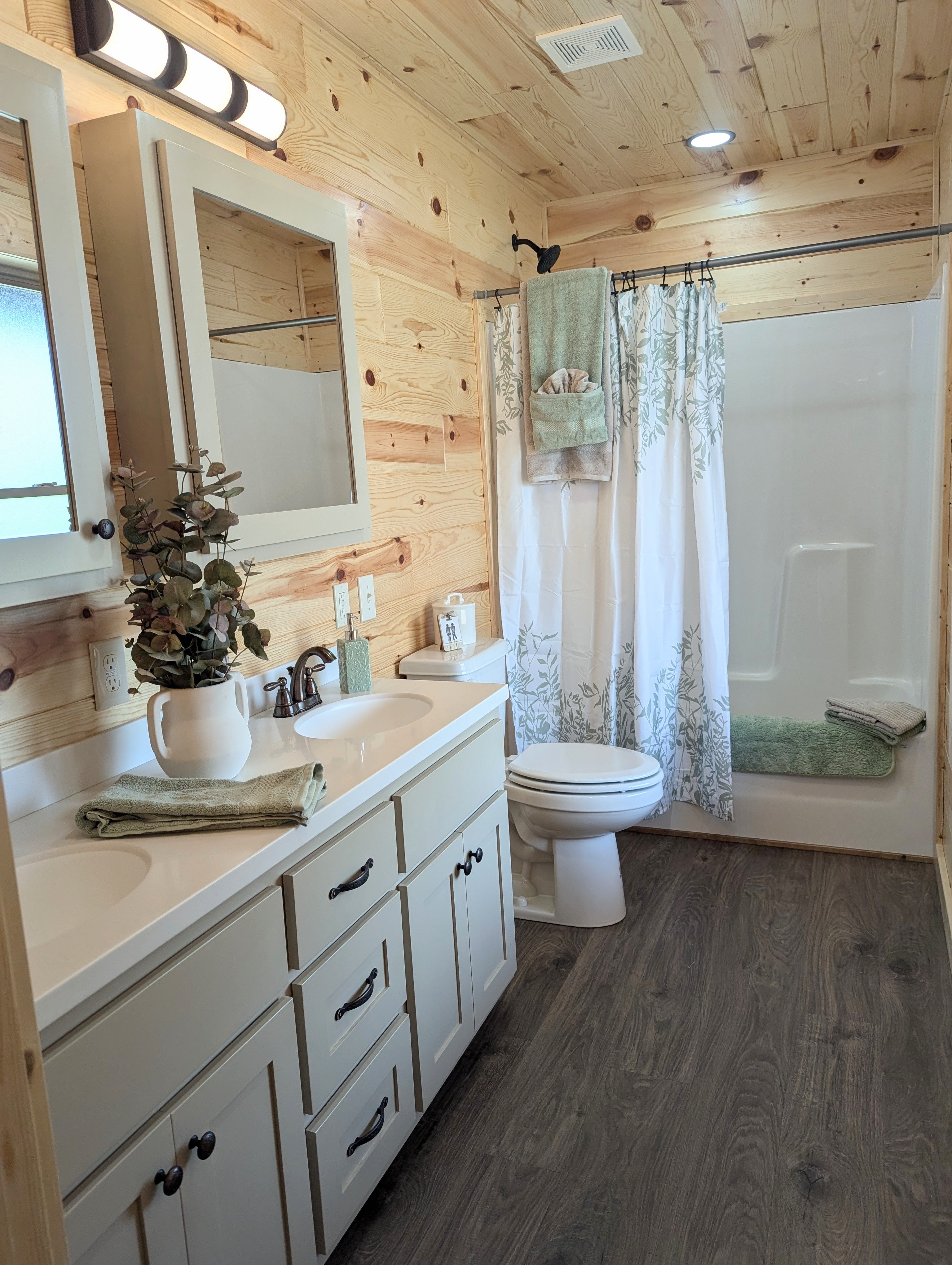 The Gatlinburg Lodge Cabin