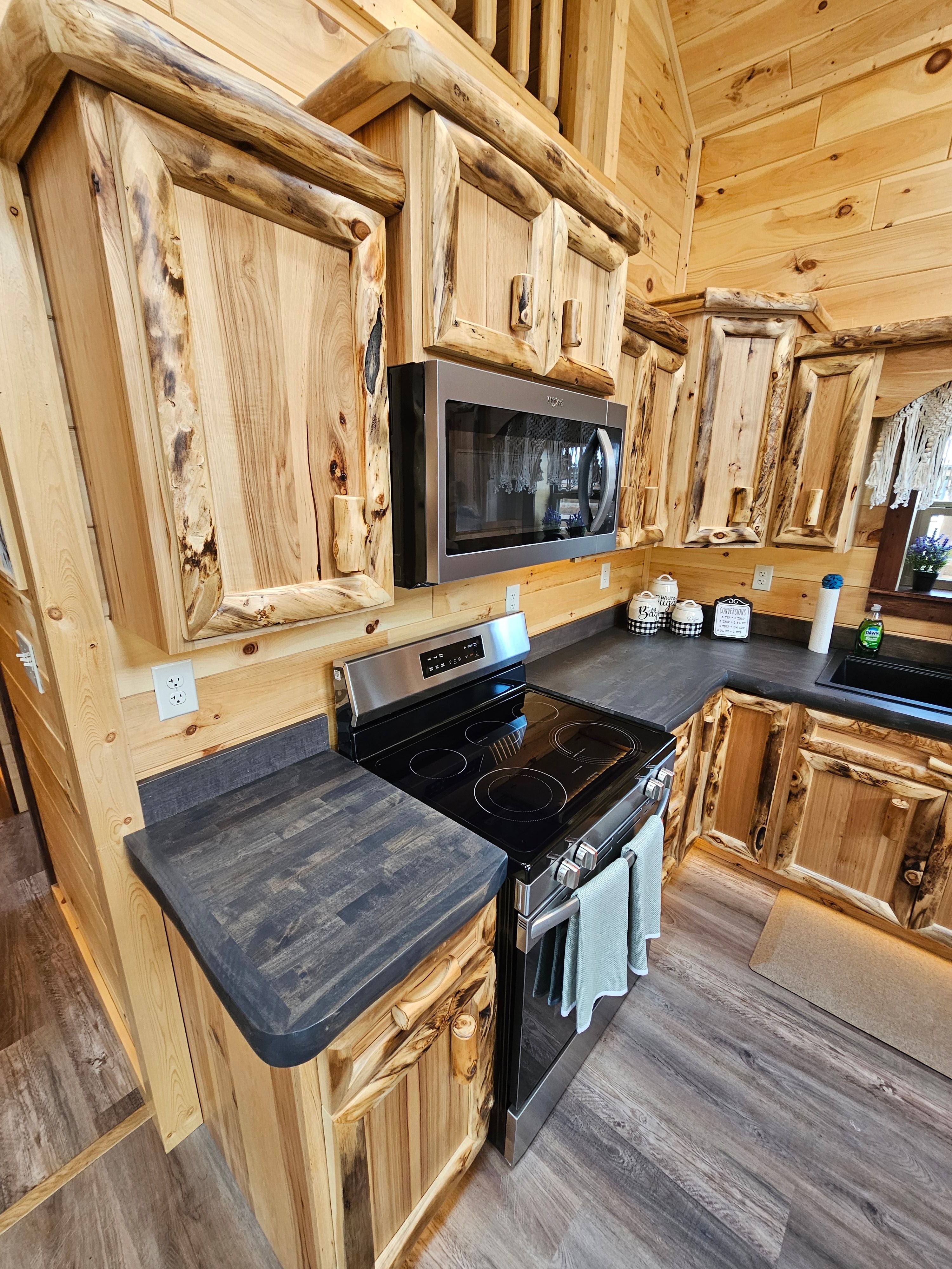 APPALACHIAN CABIN  (Shipping and Set up based on the location of your state)