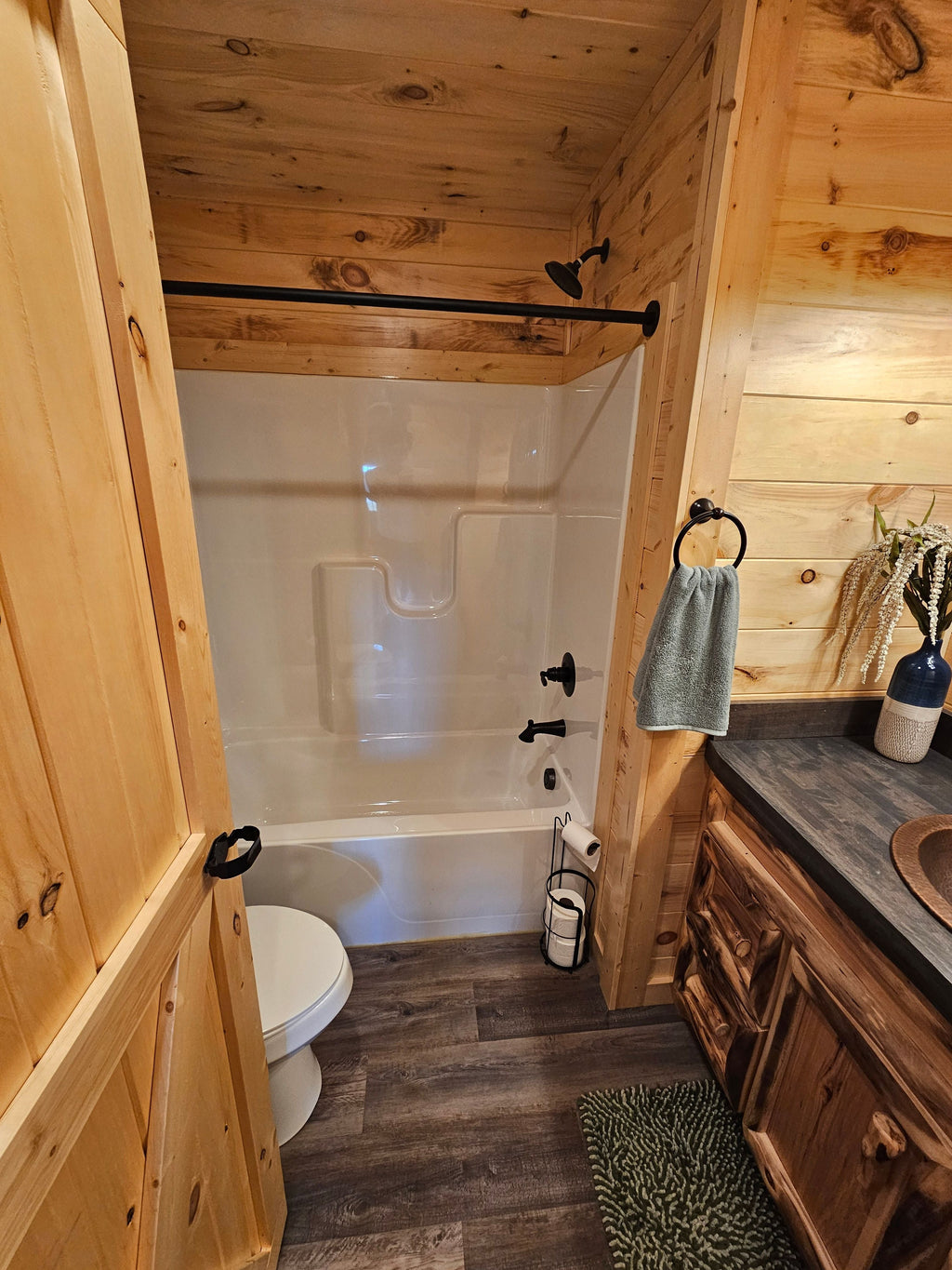 APPALACHIAN CABIN  (Shipping and Set up based on the location of your state)
