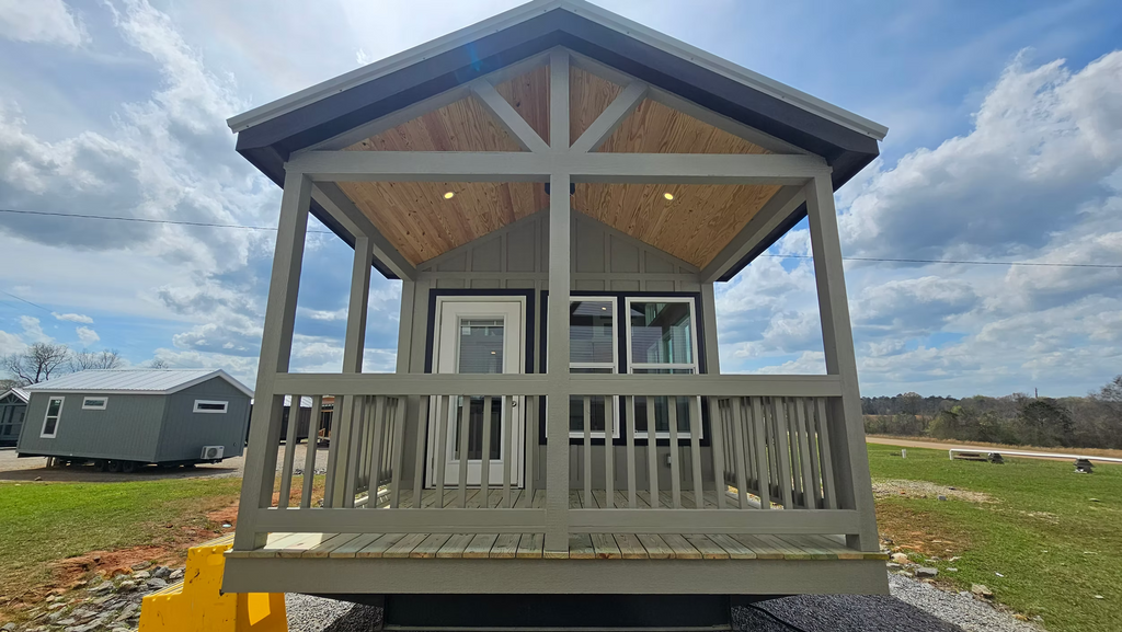 The Drift Haven – Modern Park Model with Loft & Bunk Room