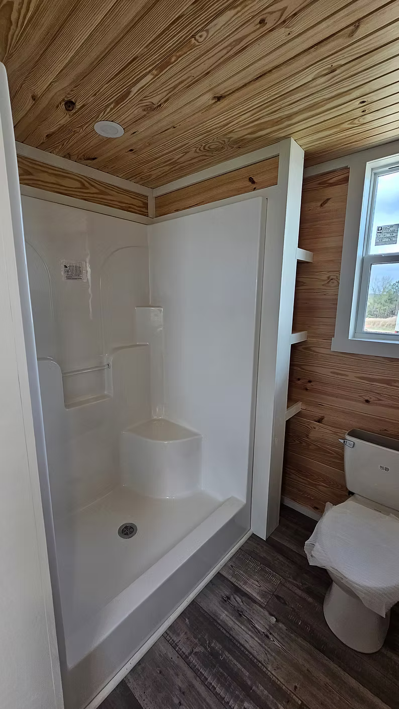 The Drift Haven – Modern Park Model with Loft & Bunk Room