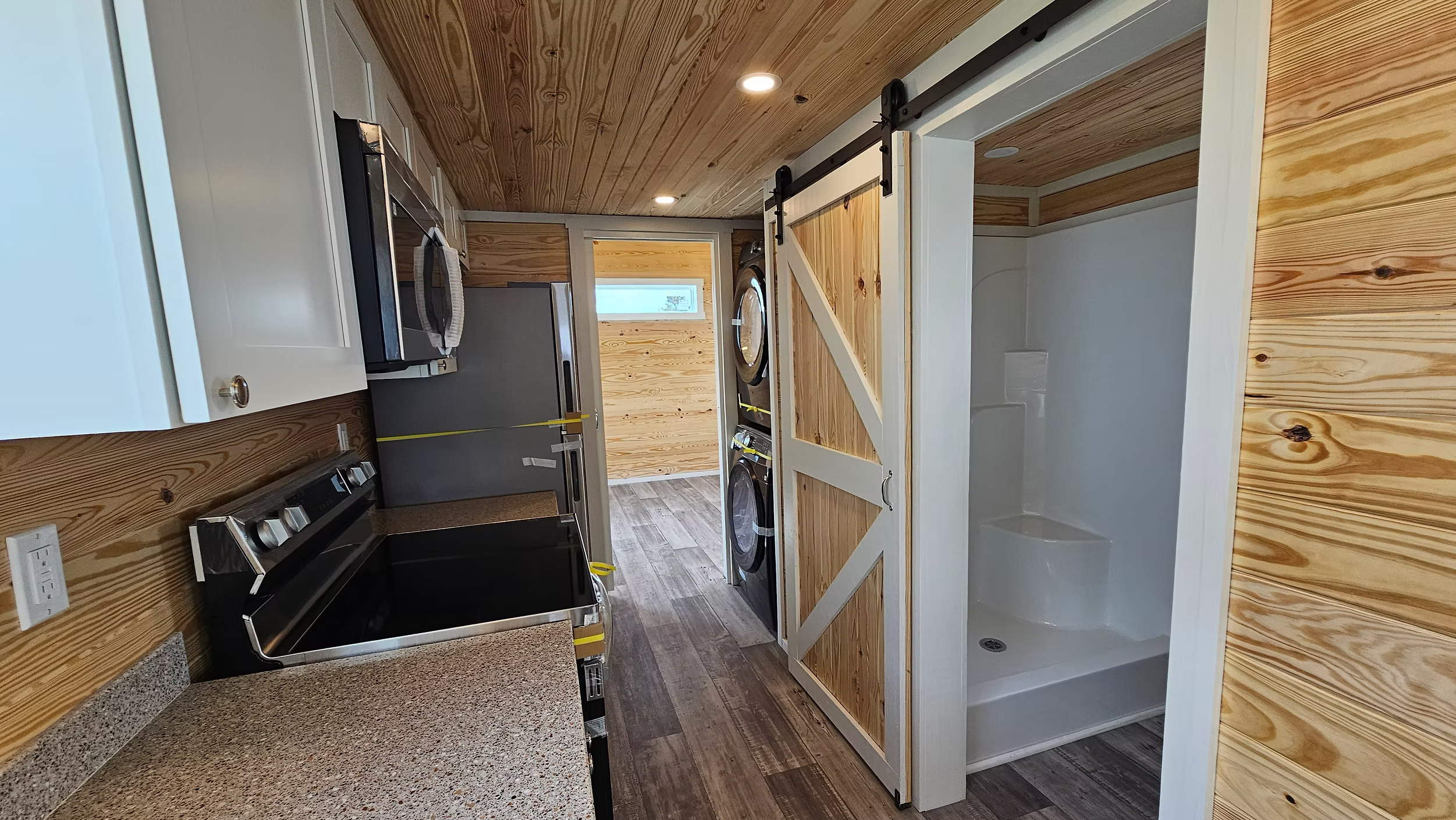 The Drift Haven – Modern Park Model with Loft & Bunk Room