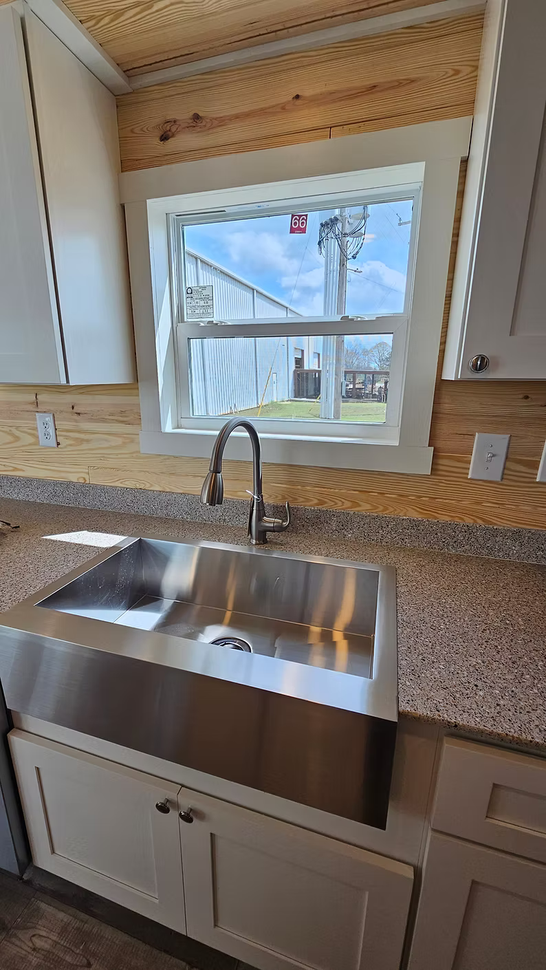 The Drift Haven – Modern Park Model with Loft & Bunk Room