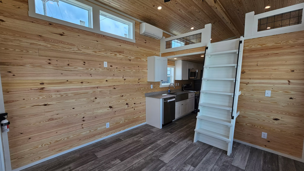 The Drift Haven – Modern Park Model with Loft & Bunk Room