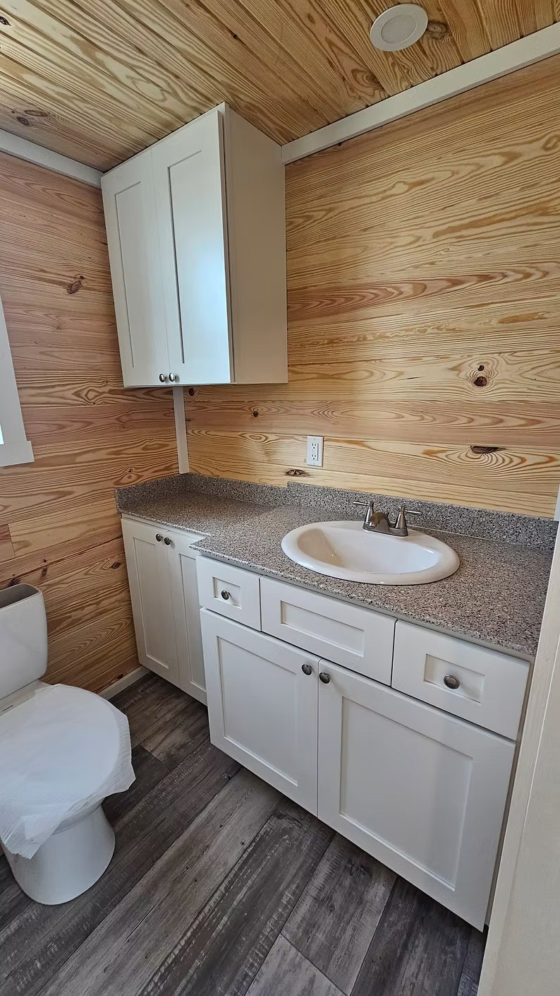 The Drift Haven – Modern Park Model with Loft & Bunk Room