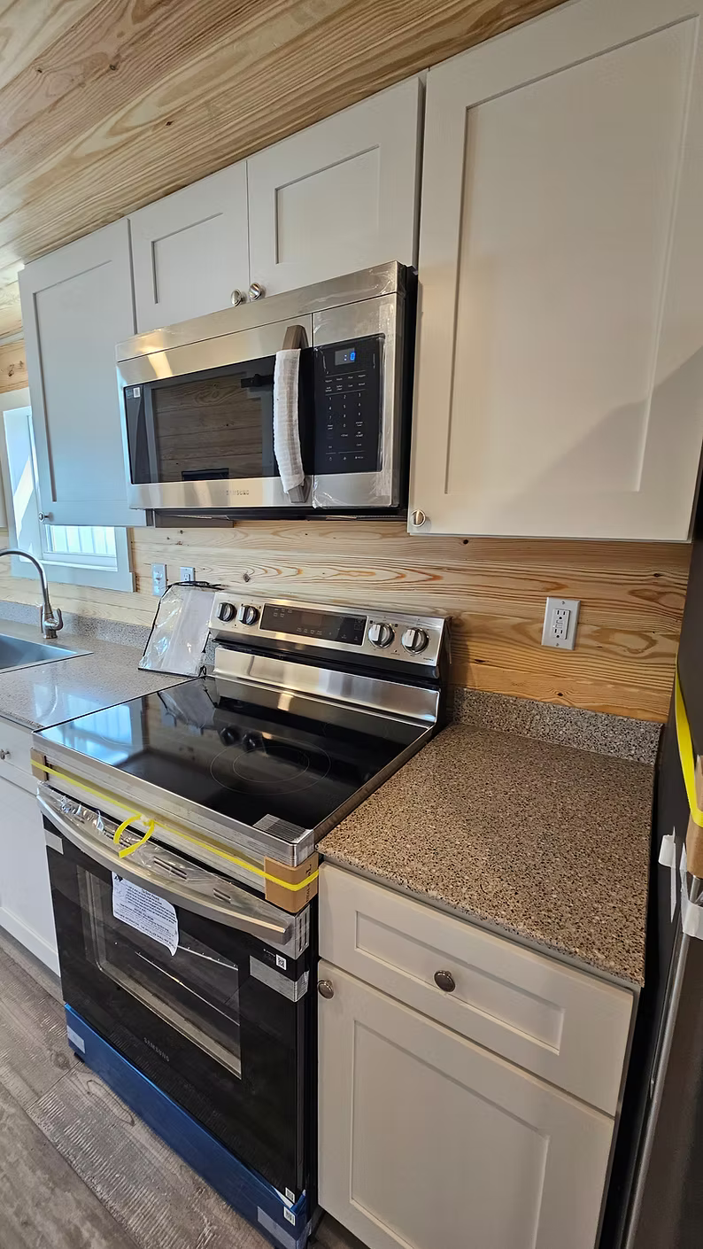 The Drift Haven – Modern Park Model with Loft & Bunk Room