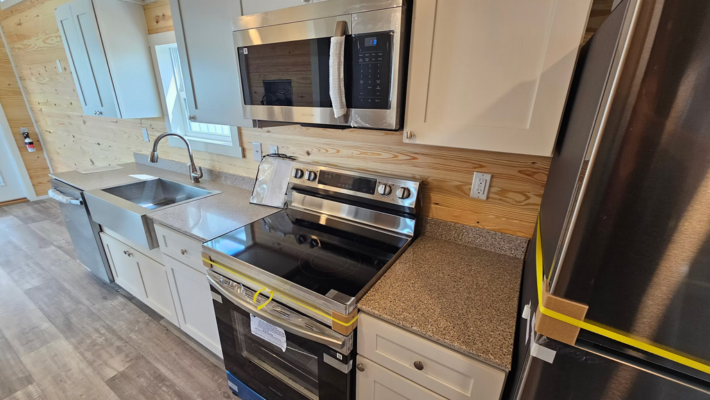 The Drift Haven – Modern Park Model with Loft & Bunk Room