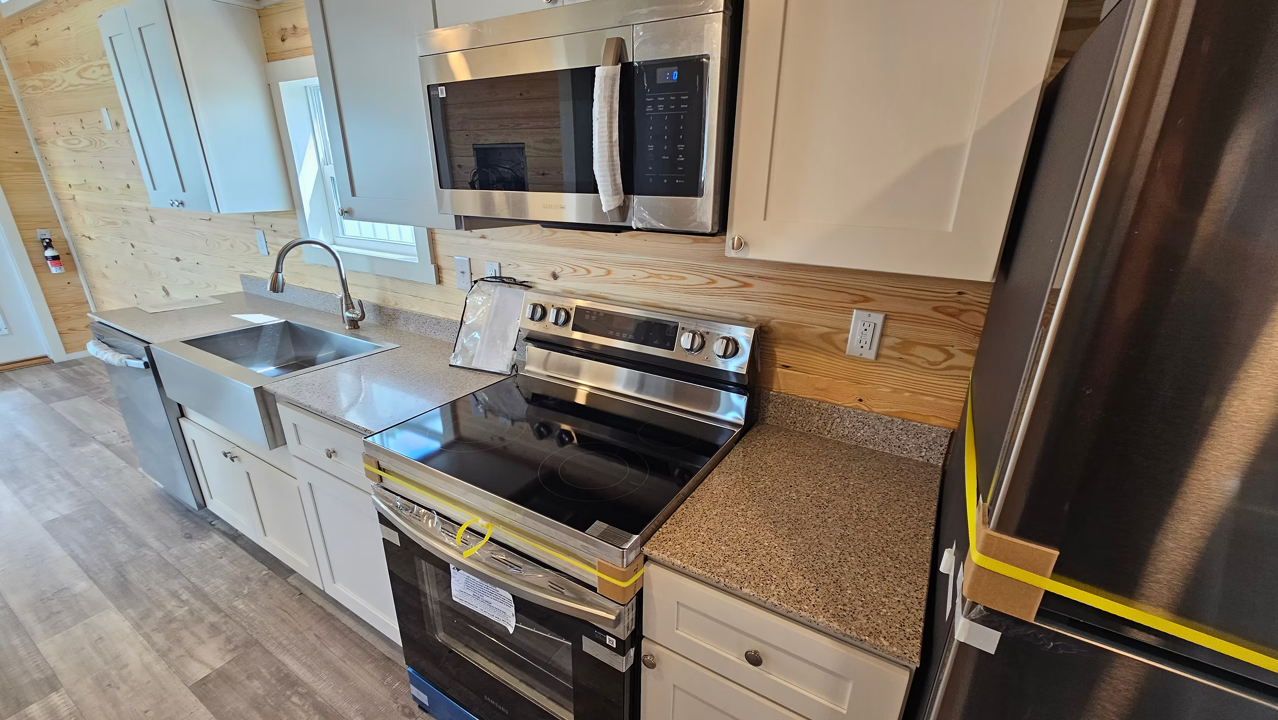 The Drift Haven – Modern Park Model with Loft & Bunk Room