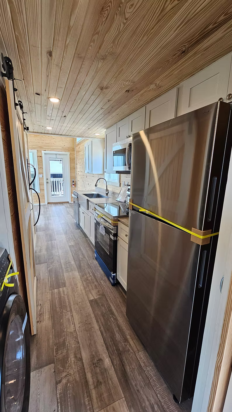The Drift Haven – Modern Park Model with Loft & Bunk Room