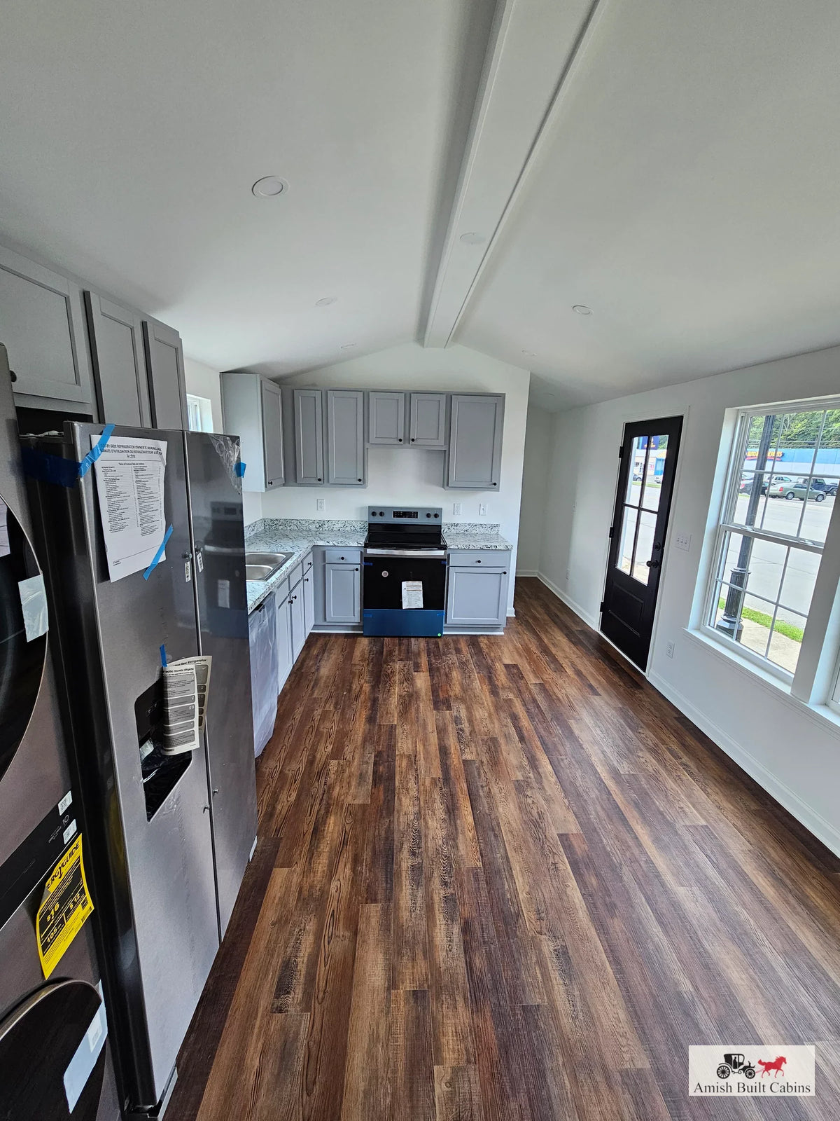 The Snow White Cottage (1 bed 1 bath or 2 bed 1 bath options)